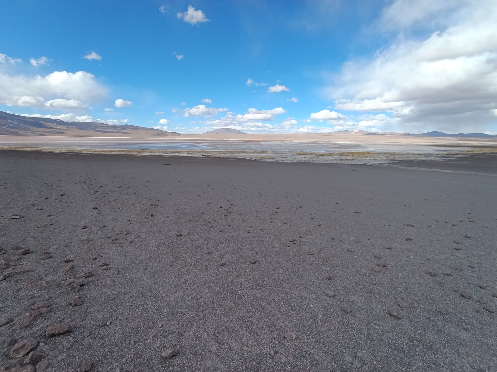 20250726_085_TourSurLipezUyuni_LagunaColorada_J2
